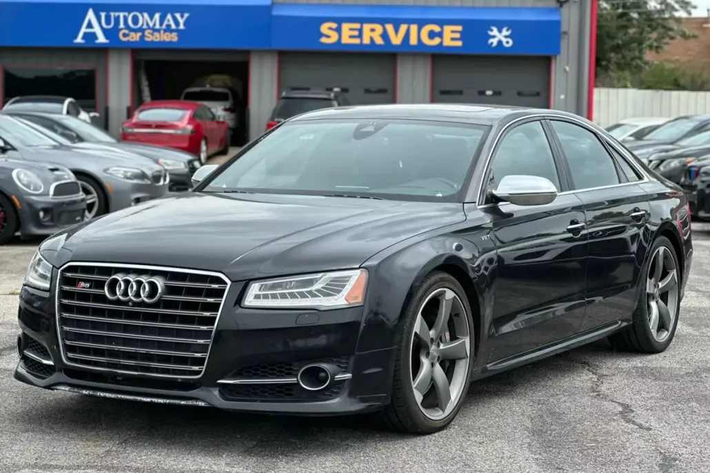 2015 Audi S8 photo 1
