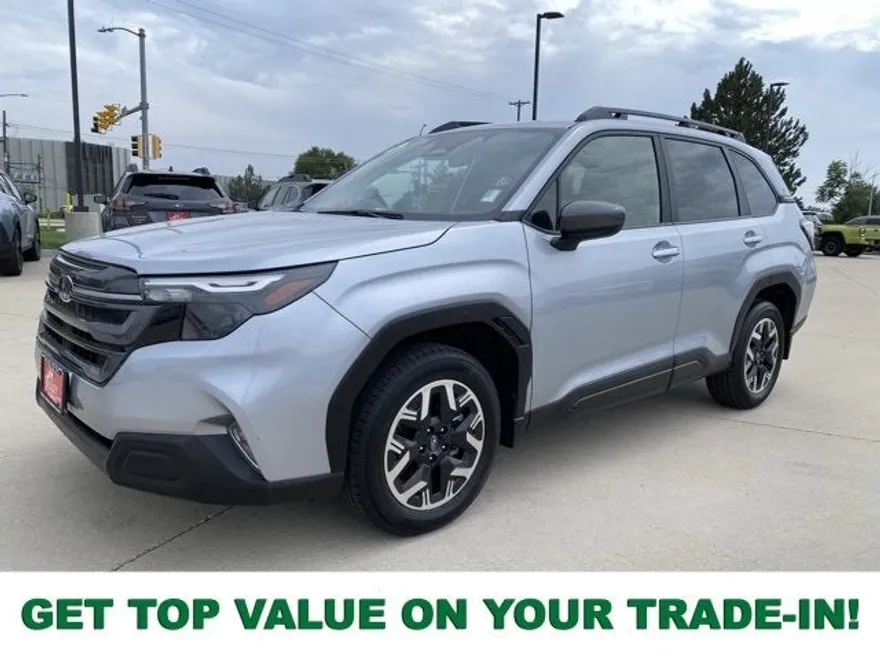 2025 Subaru Forester Premium photo 1