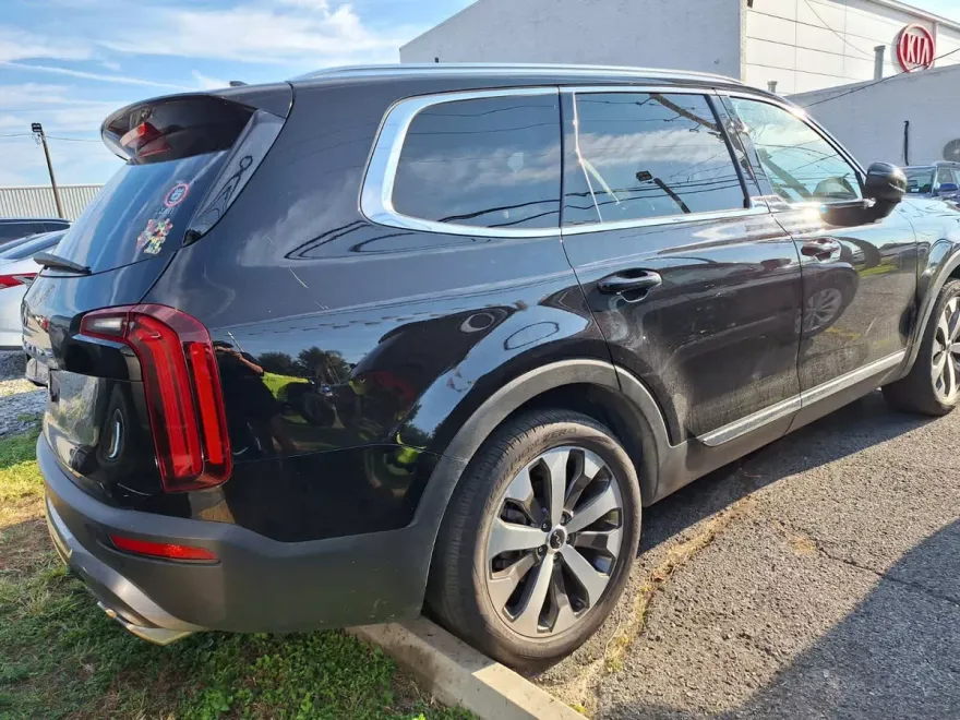2022 Kia Telluride EX photo 1
