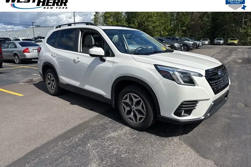2022 Subaru Forester Premium photo 1