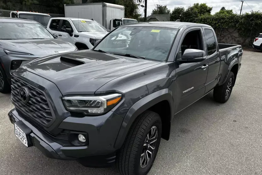2022 Toyota Tacoma SR photo 1