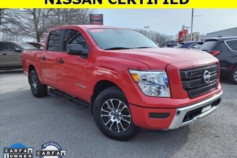 2024 Nissan Titan Crew Cab SV photo 1