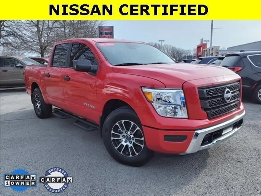2024 Nissan Titan Crew Cab SV photo 1