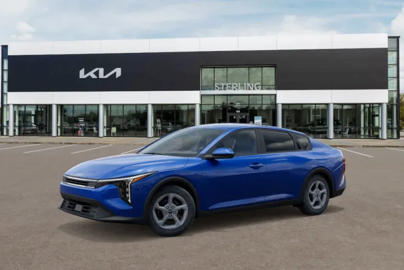2025 Kia K4 LXS photo 1