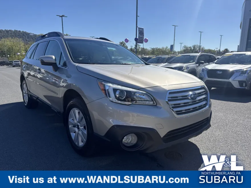 2017 Subaru Outback Premium photo 1