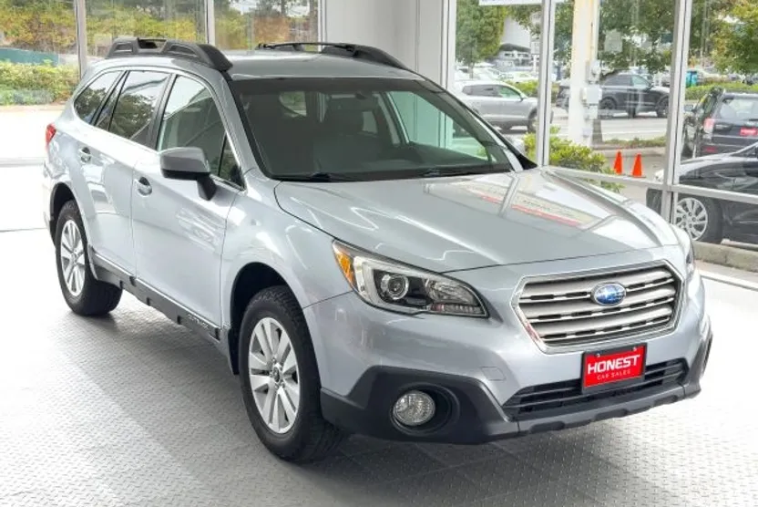 2017 Subaru Outback 2.5i Premium photo 1