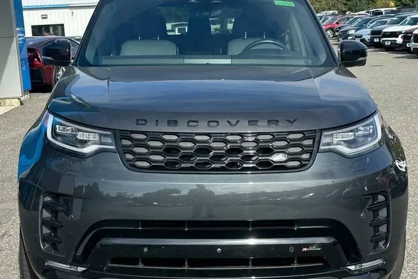 2023 Land Rover Discovery S R-Dynamic photo 1