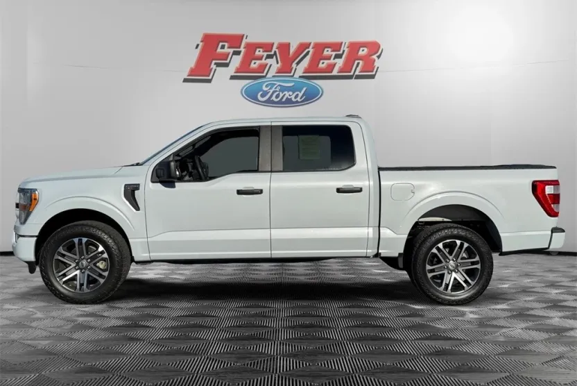 2022 Ford F-150 XL photo 1