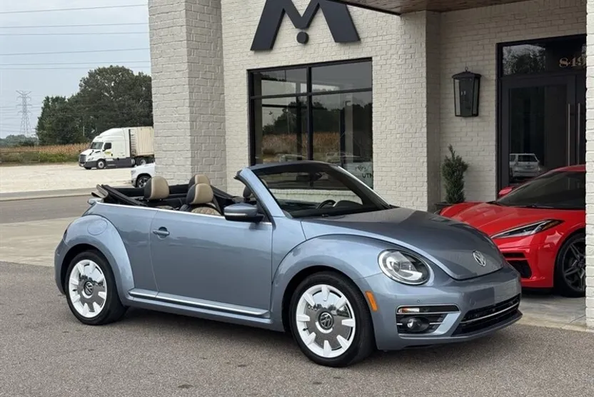 2019 Volkswagen Beetle Convertible Final Edition SEL photo 1