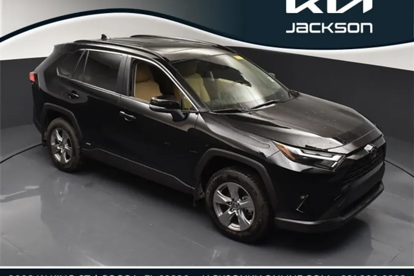 2025 Toyota RAV4 Hybrid XLE photo 1