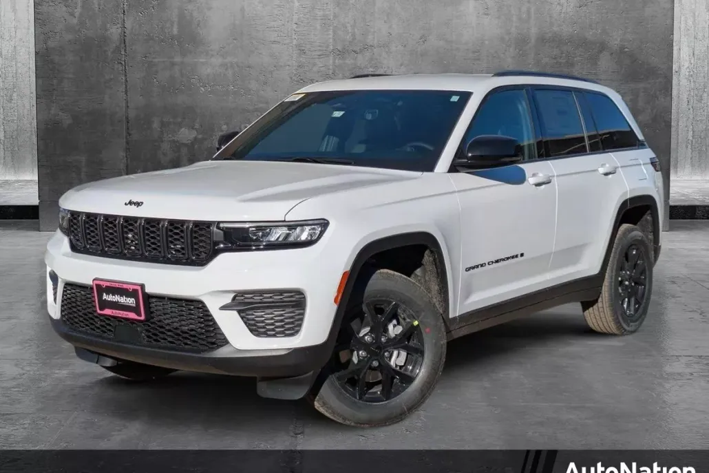 2025 Jeep Grand Cherokee Laredo photo 1