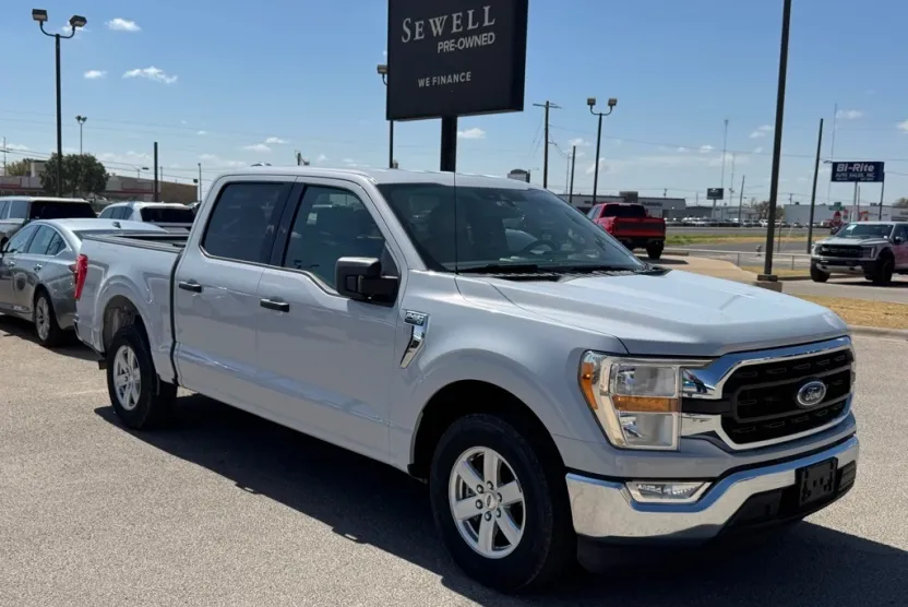 2021 Ford F-150 XLT photo 1