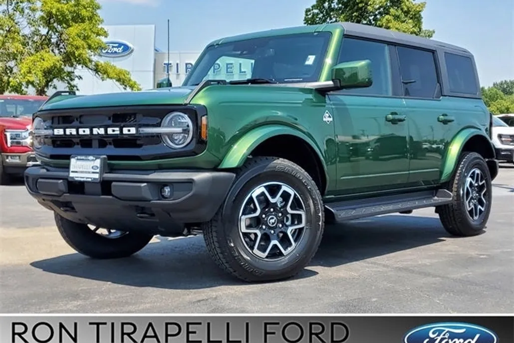 2025 Ford Bronco Outer Banks photo 1