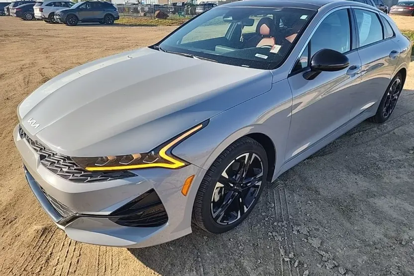 2023 Kia K5 GT-Line photo 1