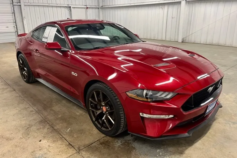2021 Ford Mustang GT photo 1