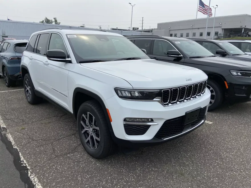 2025 Jeep Grand Cherokee Limited photo 1