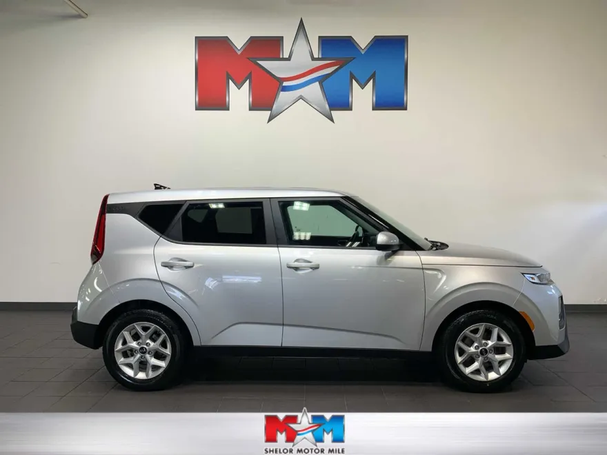 2020 Kia Soul S photo 1