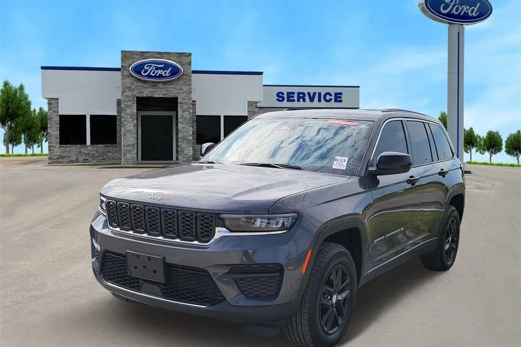 2025 Jeep Grand Cherokee Laredo photo 1