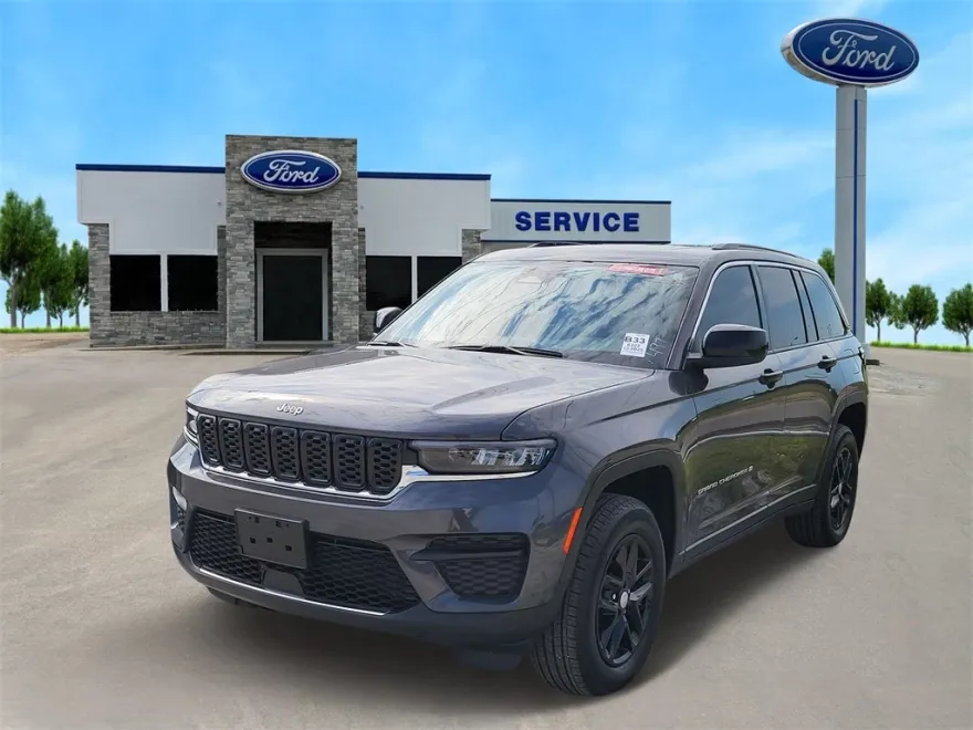 2025 Jeep Grand Cherokee Laredo photo 1