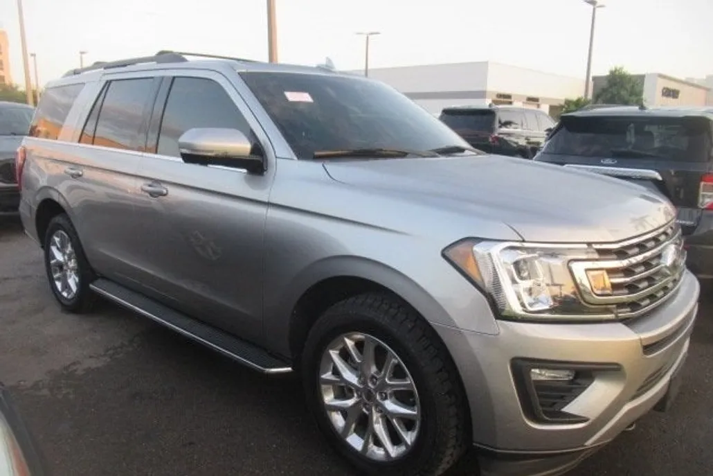 2020 Ford Expedition XLT photo 1