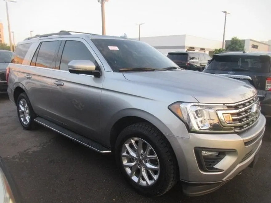 2020 Ford Expedition XLT photo 1