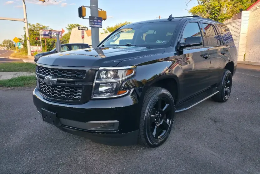 2018 Chevrolet Tahoe LT photo 1