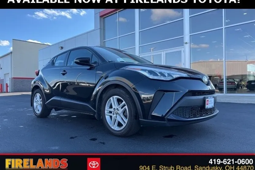 2021 Toyota C-HR LE photo 1