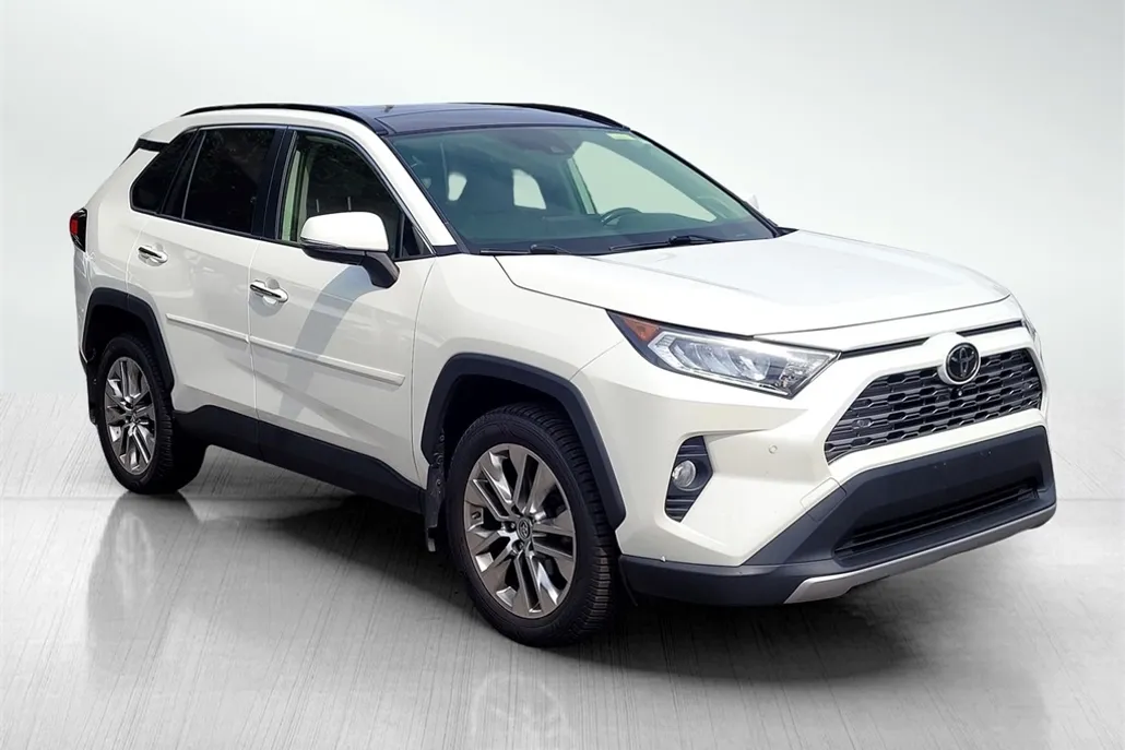 2019 Toyota RAV4 Limited photo 1