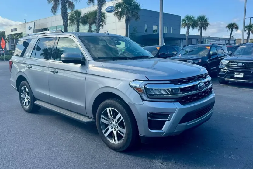 2024 Ford Expedition Limited photo 1