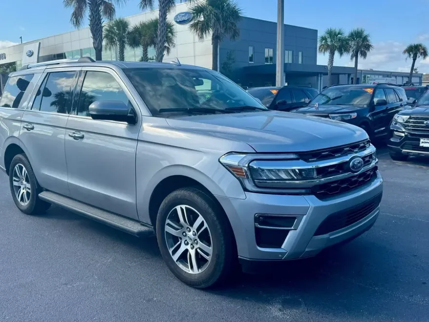 2024 Ford Expedition Limited photo 1