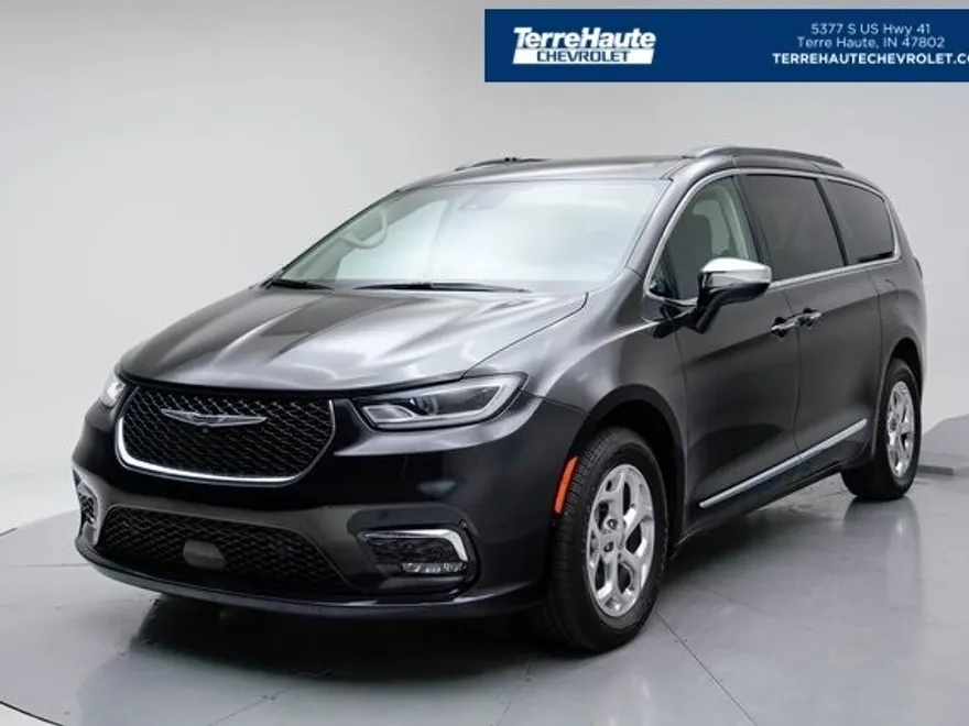 2022 Chrysler Pacifica Limited photo 1