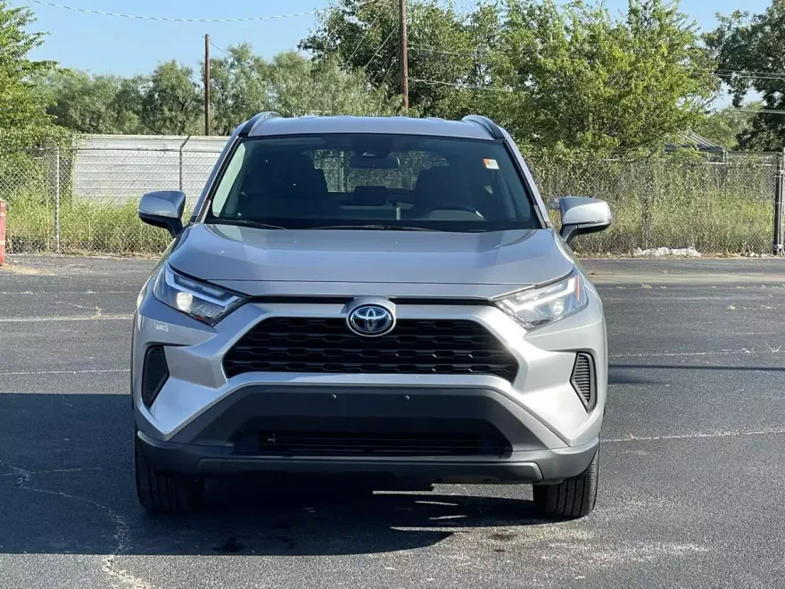 2022 Toyota RAV4 Hybrid XLE photo 1