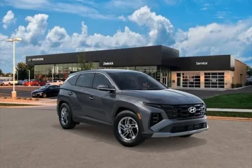 2025 Hyundai Tucson SE photo 2