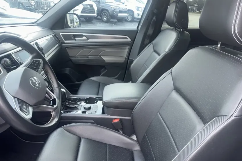 2023 Volkswagen Atlas Cross Sport V6 SEL photo 1