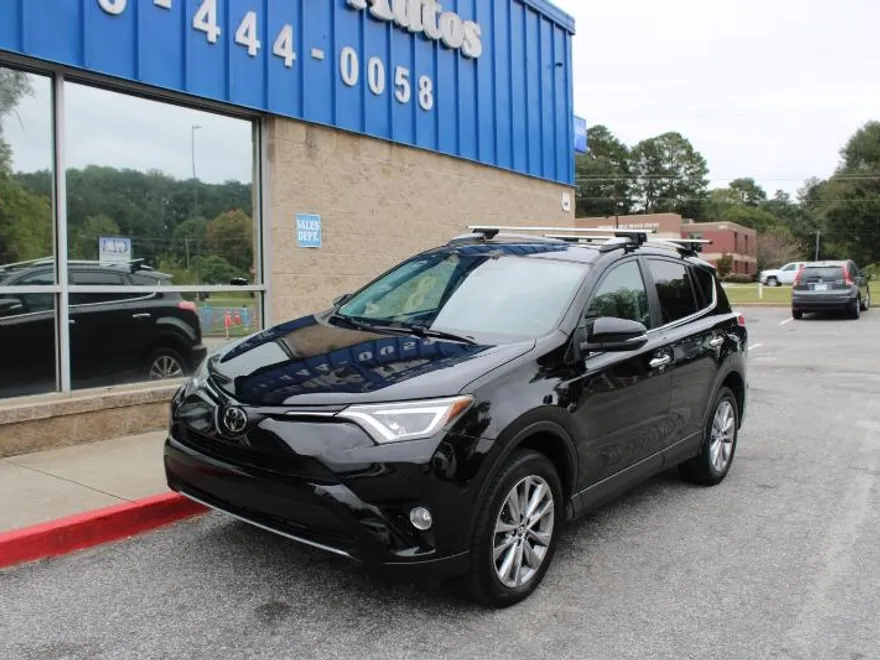 2017 Toyota RAV4 Limited photo 1
