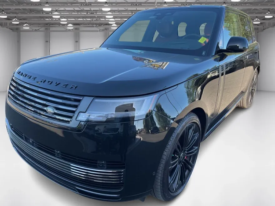 2025 Land Rover Range Rover SV photo 1