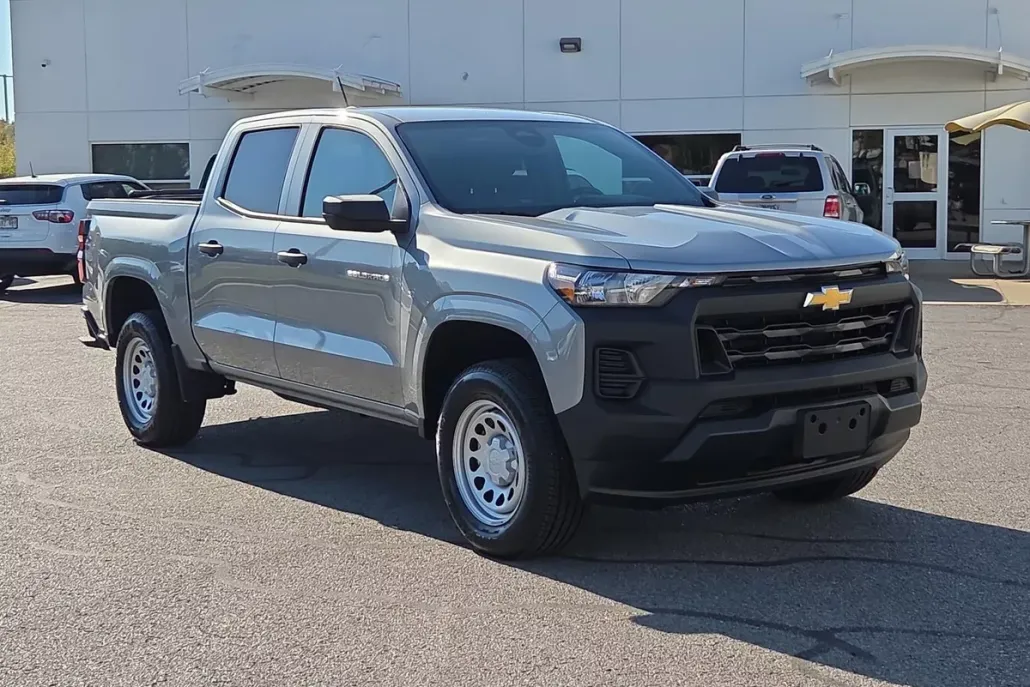 2025 Chevrolet Colorado LT photo 1