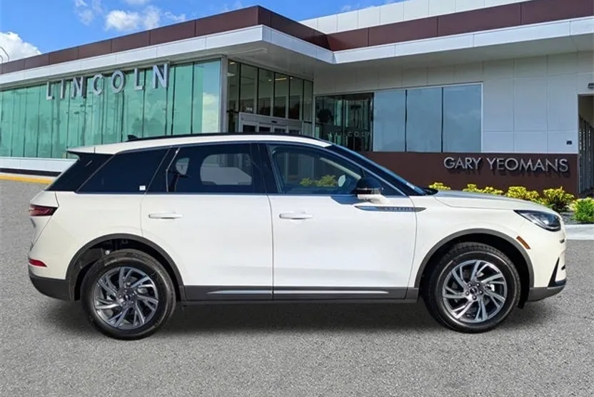 2025 Lincoln Corsair Premiere photo 1