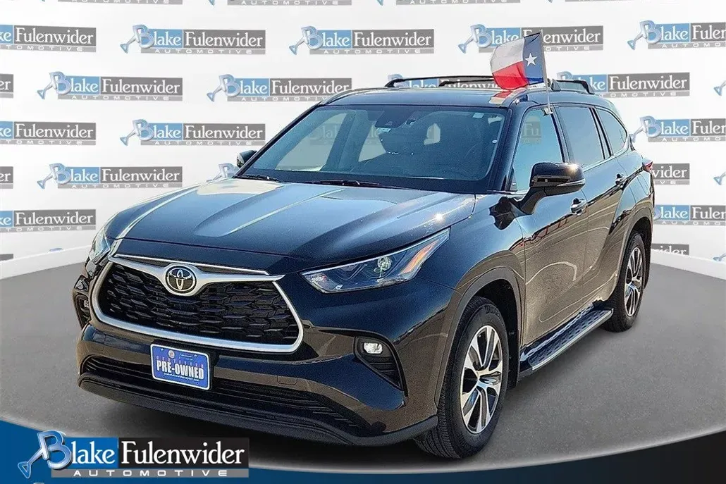 2023 Toyota Highlander XLE photo 1