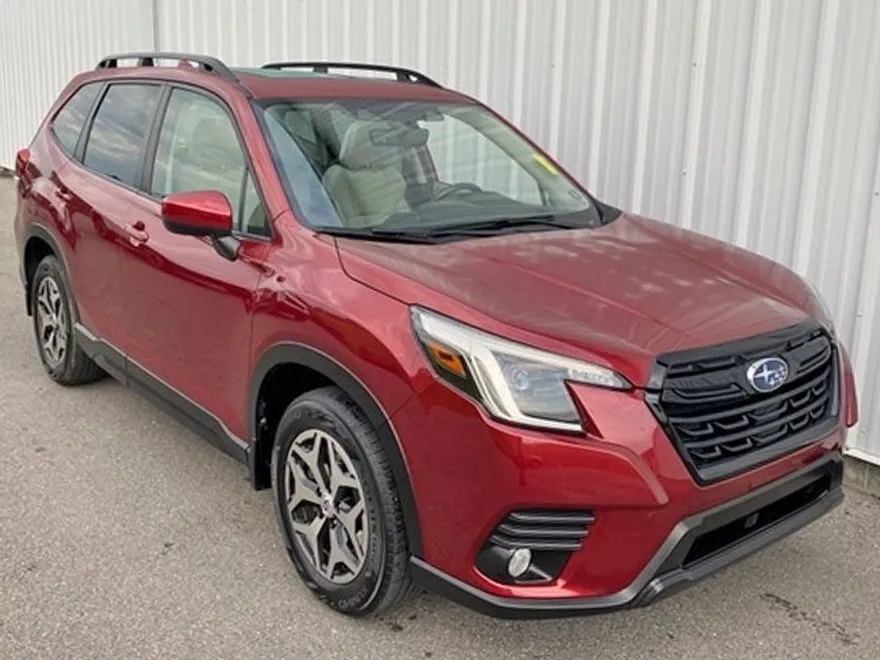 2022 Subaru Forester Premium photo 1