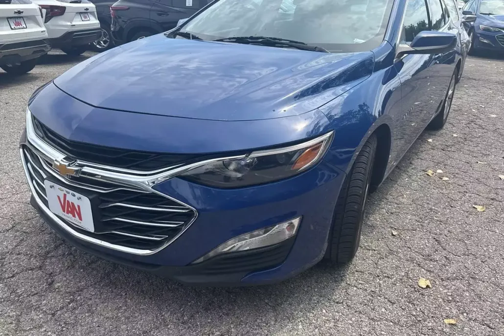 2023 Chevrolet Malibu 1LT photo 1
