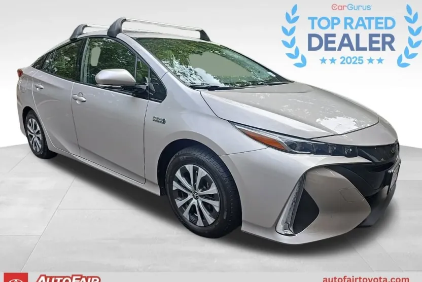 2020 Toyota Prius Prime Limited photo 1