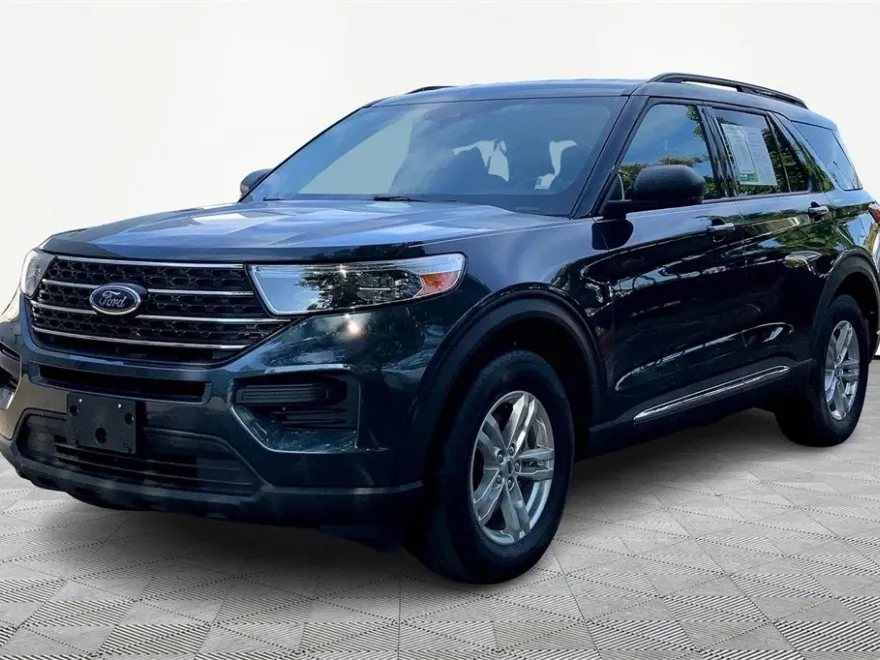 2022 Ford Explorer XLT photo 1