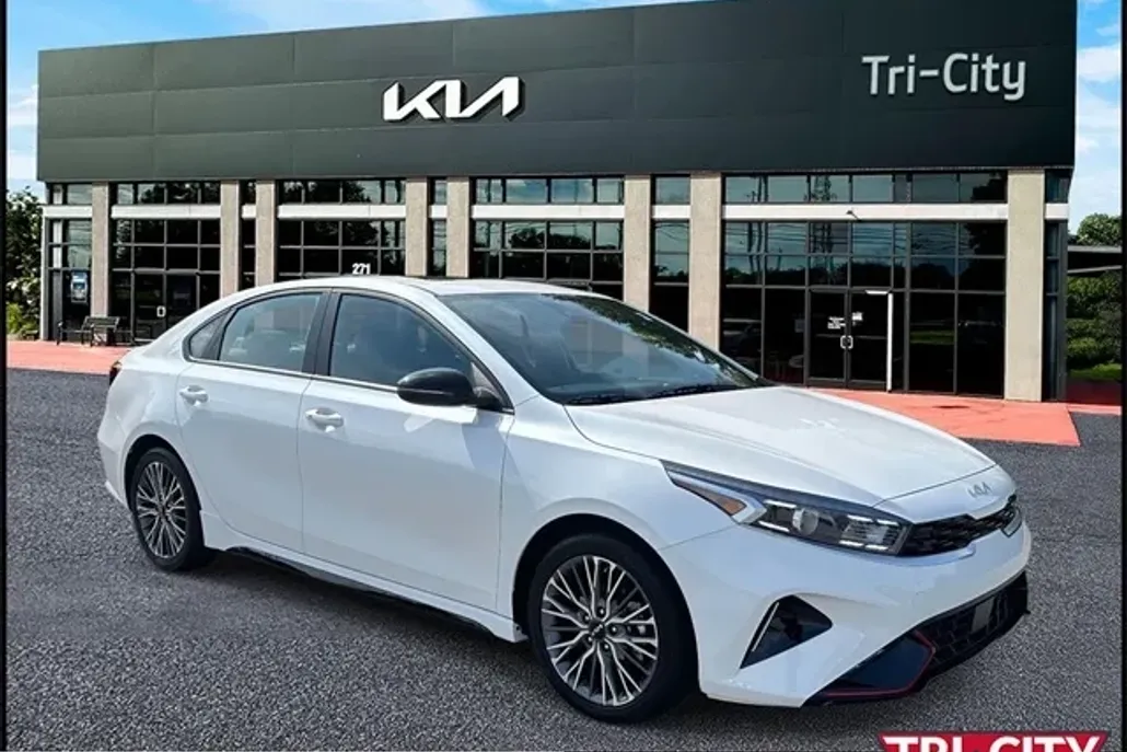 2024 Kia Forte GT-Line photo 1