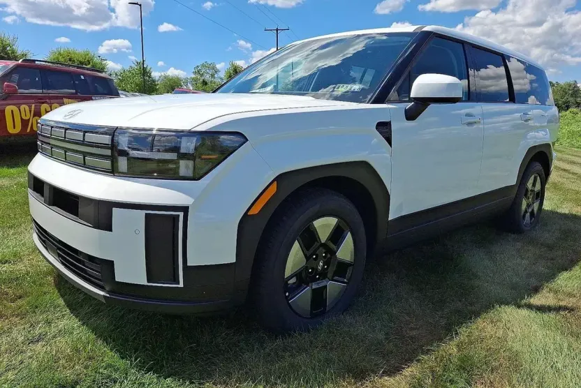 2026 Hyundai Santa Fe SE photo 1