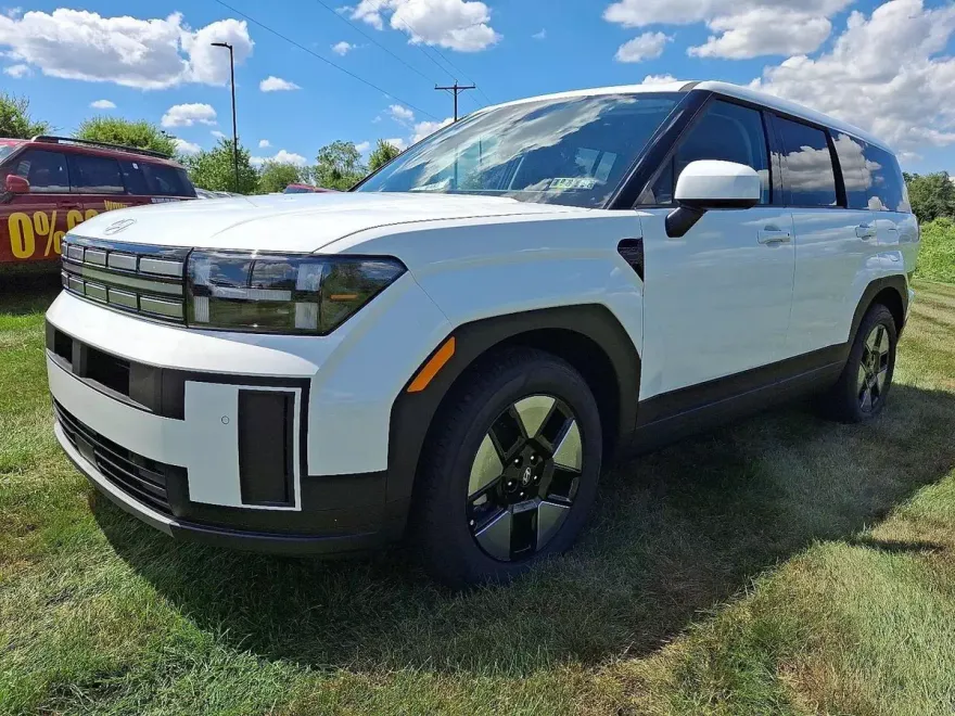 2026 Hyundai Santa Fe SE photo 1