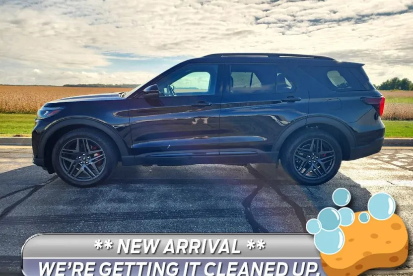 2025 Ford Explorer ST photo 1