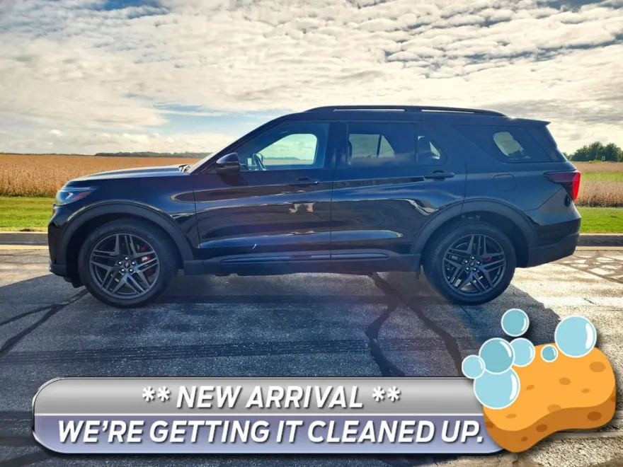 2025 Ford Explorer ST photo 1