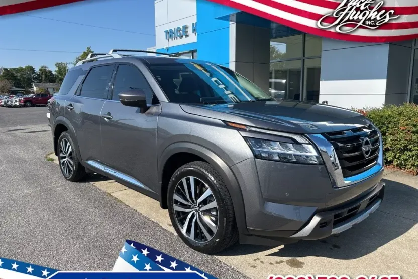 2024 Nissan Pathfinder Platinum photo 1