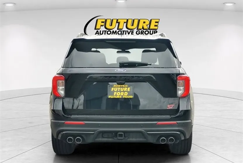 2022 Ford Explorer ST photo 1